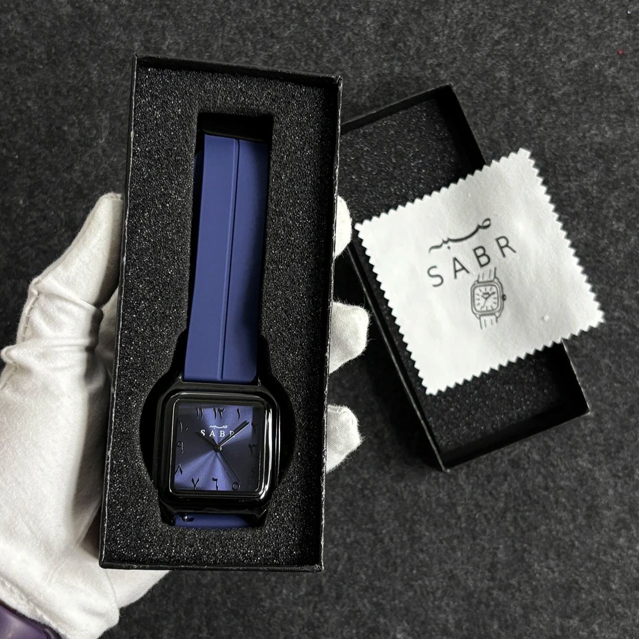 Reloj SABR con números arábigo - Luxury Watch Protection Film reseña y precio